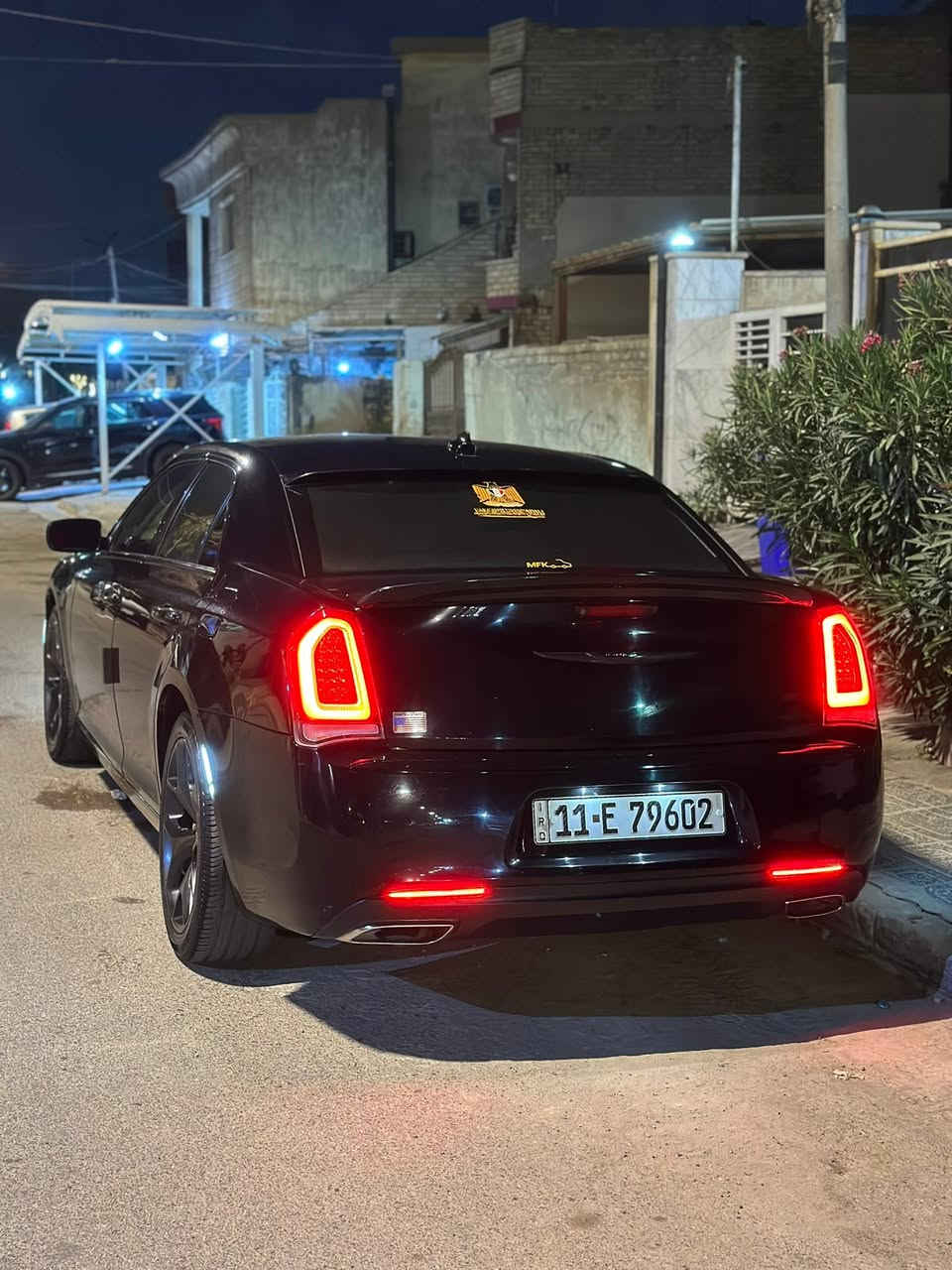 سلام عليكم حبايب كرايسلر اوبامه مديل 20 نص فول السياره جاهزه ومابيهه اي نقص ادامه لل مكينه  بلكات غرف حتراق مدري شنو جاهزه لاخير لاخير مخال بيهه شعرايه نقص ماشيه 63 الف حدود ال 33 مايل ***********  موجود بكل مكان وزمان😂بيهه قطعتين وبيدي ار بل باب الخلفي نشرت الكم الفديو موجود بل صور
