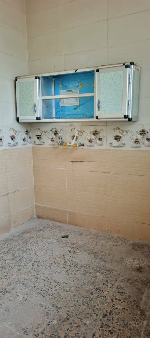 بيت للايجار 50 متر
نجف حي النداء شارع المكاتب مقابل عمود 36 
قرب موقف الكيات..
الطابق الاول يحتوي على غرفة وصالة ومطبخ وصحيات..
الطابق الثاني يحتوي على غرفت وصالة وصحيات..
البيت كونكريت مسلح كاشي وسيراميك..
سعر الايجار 200 الف


**إذا كنت صاحب هذا الإعلان وتريد حذفه لأي سبب، رجاءا أرسل رسالة إلى الدعم الفني**