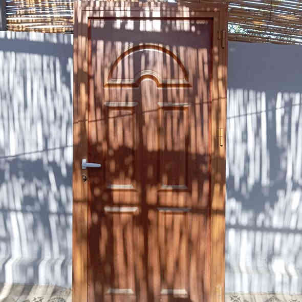 باب المليوم طول مترين وعرض مترهيه والجرجوبه مكاني بابل الثورة ***********السعر 40الف
