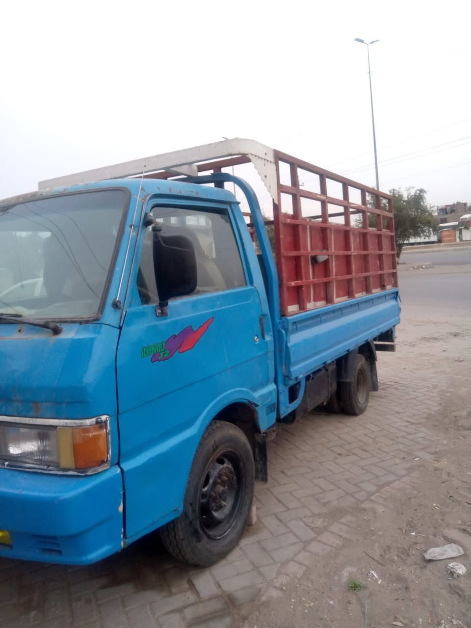 كية بنكو للبيع مديل ٩٦ سيارة نضيفة بس مكينة بيها بخار فقط سيارة جاهزة و رقم دولي جديد بسمي الشراي يتصل ***********
