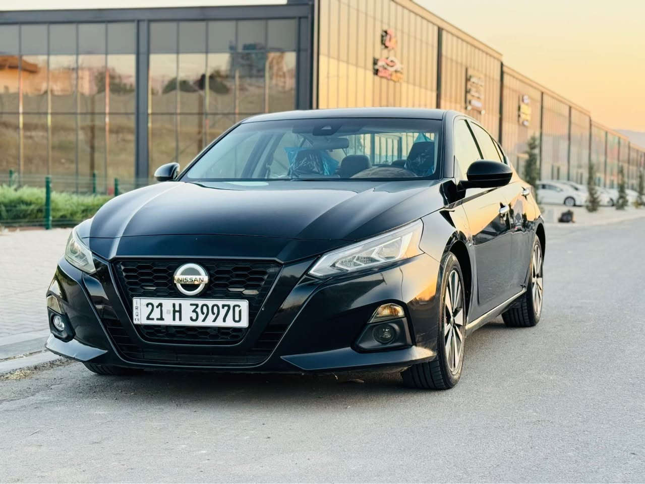 nissan altima 2021 SV
 گێڕ مەکینە تەقەو رەقە کامل بە شەرت
دوجوت تایەیی لۆک تازە بەسراوە
ڕۆنی گێڕو مەکینە تازە گۆڕاوە
86mil ڕۆشتووە
 دوپارچە ی بۆیاخە و یەک پەلەساردی هەیە
کەمێک ناو گرتنی هەیە
سەنەوی تازەیەو 
ڕادار و خەتی جادە و حاسەی پشتەوە ئۆتۆستۆپە
بەردی ساڵنسای تێدایەو بیلادە
ماڵی دۆستە ۲٥٠ ی تەبع مەسرەفی تیا نییە
شەغال و دودرگاو سندوق بەسمەیە
نرخیشی 134$ مەجالی بریانە
سۆنەریم داناوە

***********
واتسەپ و فایبەری لەسەرە السليمانية, العراق
