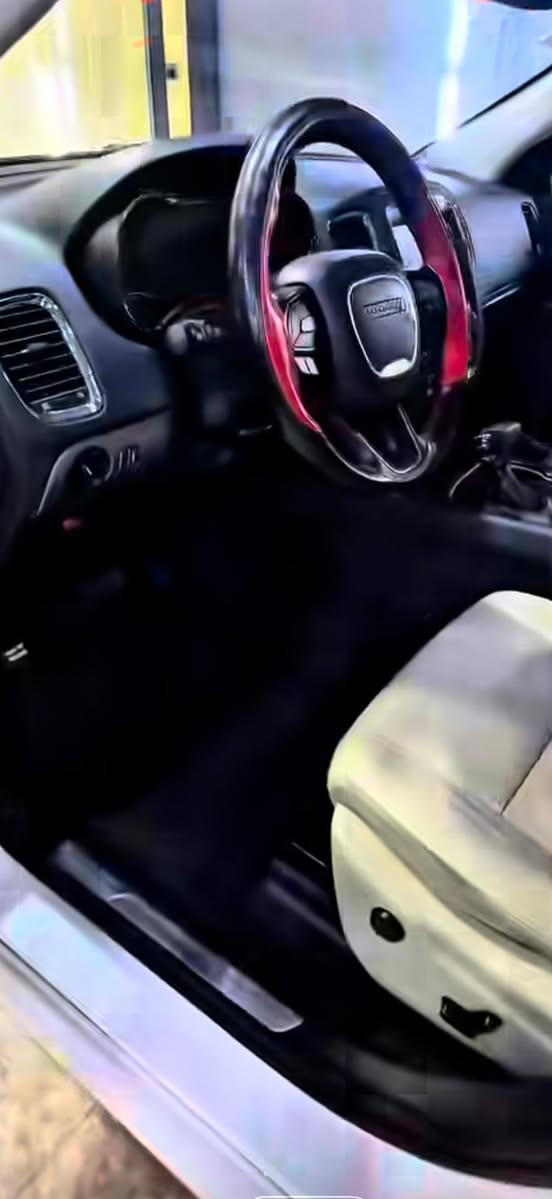 السلام عليكم دورنكو خليجي 2018للبيع أو مراوس رقم اربيل ماشيه 135
بيه دعاميه الاماميه وخشم الجاملغ صبغ بدون معجون 
مكاني النجف الاشرف السعر 275
***********
