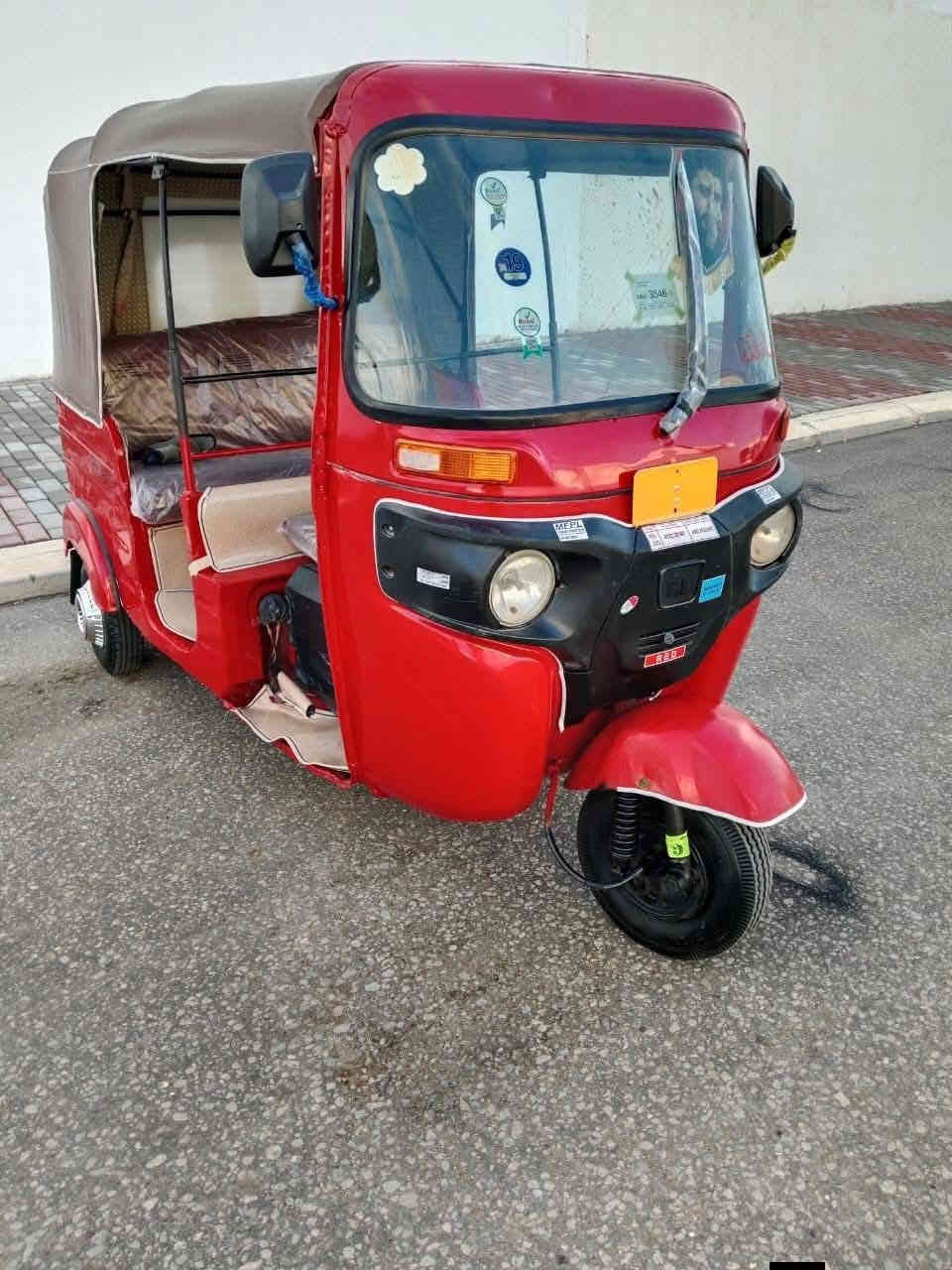 سلام عليكم تكتك 18تكتك جاهزه مناقصه برغي مصبوغه جماليه فقط تكتك محرك 20بيه يخبل كهربائية شغاله رقم وسنويه سعر4900وبيه مجال عنواني بغداد المحموديه رقمي***********
