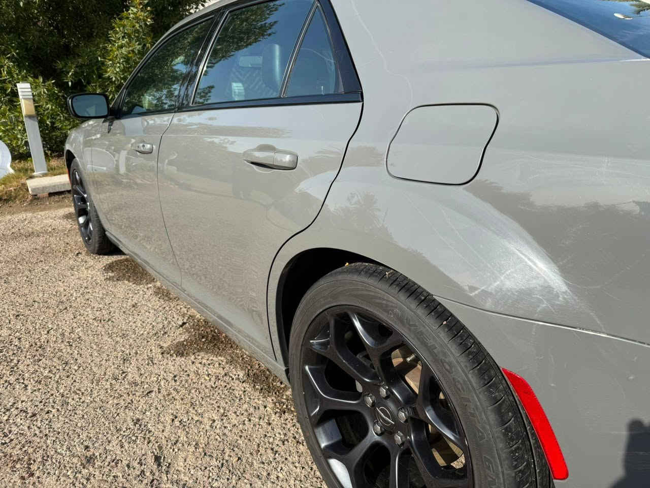 السلام عليكم  كرايسلر اوباما البيع موديل 2019 كلين بدون حادث وبدون صبغ سيارة جديدة  فئه Sرقم  ماشية 67 الف كيلو  رقم شمالي  والسعر 31000 دولار وبيها مجال والاستفسار اكثر اتصال برقم ***********
