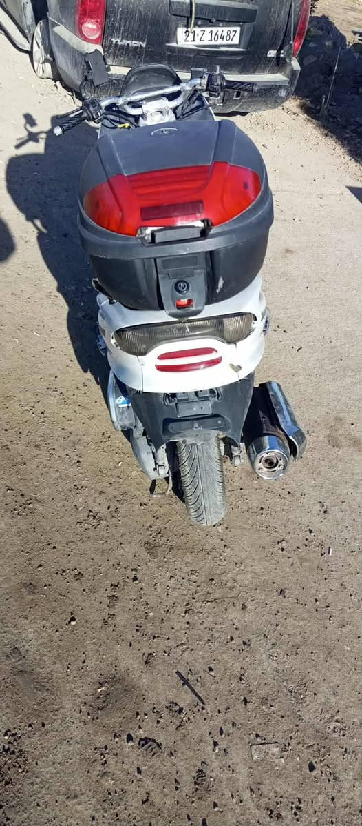 سلام عليكم دراجة فرخ ماجستة نضافة شوفت عينك دراجة حديثة نوزل كيلو متر رقمي دراجة بطناش سلف وهندر كهربائياتهة كلهة شغالة السعر ٧ ورقات وبيهة مجال مكان بغداد زعفرانية *********** دراجة نص غراضهة مزودة الشراي يتصل وبالخدمة
