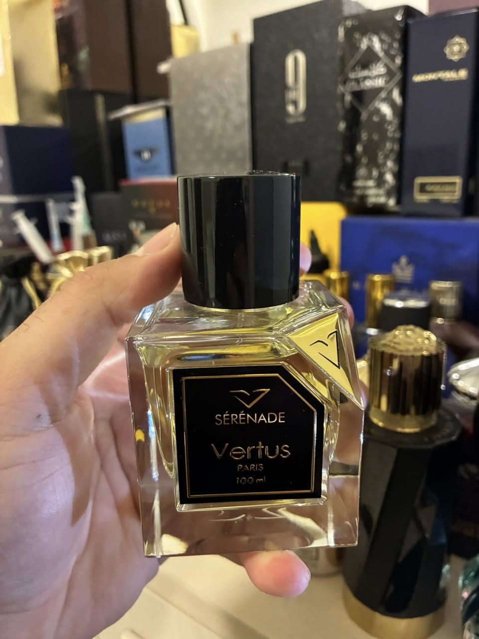 مرحبا شباب عساكم بخير
عطور اصلية للبيع الي يعجبة قطعة او شلع ماكو اي مشكلة و التفاصيل راح اذكرها لكل عطر 
1- Unique luxury Mushumaro Tester 35ml - 75,000
2- JPG le beau 20ml - 35,000
3- Azzaro the most wanted 45ml - 50,000
4- Montale chocolate greedy Tester 90ml - 50,000
5- Montale black oud intense Tester 90ml - 60,000
6- Vertus Serenade مستخدم رشات - 140,000
7- Amberful 40ml - 60,000
8- Atkinsons Oud save the king Tester 70-80ml - 75,000
9- Unique luxury Kutay مستخدم رشات - 175,000
10- polo ralph leuren red 80ml - 40,000
11- Afnan rare reef 35ml - 15,000
12- Dolce & Gabbana the one Gold 70-80ml - 90,000


**إذا كنت صاحب هذا الإعلان وتريد حذفه لأي سبب، رجاءا أرسل رسالة إلى الدعم الفني**