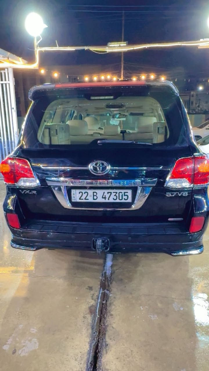 السلام عليكم
سياره لاند كروز للبيع  
فئه البريم 
موديل 2010 
ثمانيه سلندر VXR 4700
كير مكينه حداديه كفاله عامه 
بيها شويه بارد بل جاملغ امامي 
وباب السايق  موجود بل سونر 
اما باقي السياره كفاله 
السعر : 29,000
لتواصل ‭٠٧٧٠ ٩٧٥ ٠٢٤٨‬
العنوان بغداد الجديده
