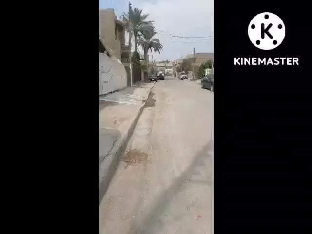 سلام عليكم بيت للبيع المساحة 200م طابو صرف ملك بناء جديد ونظافة كما موضح بالفيديو العنوان البياع حي المواصلات قرب الشارع العام الاستفسار واتساب ***********
