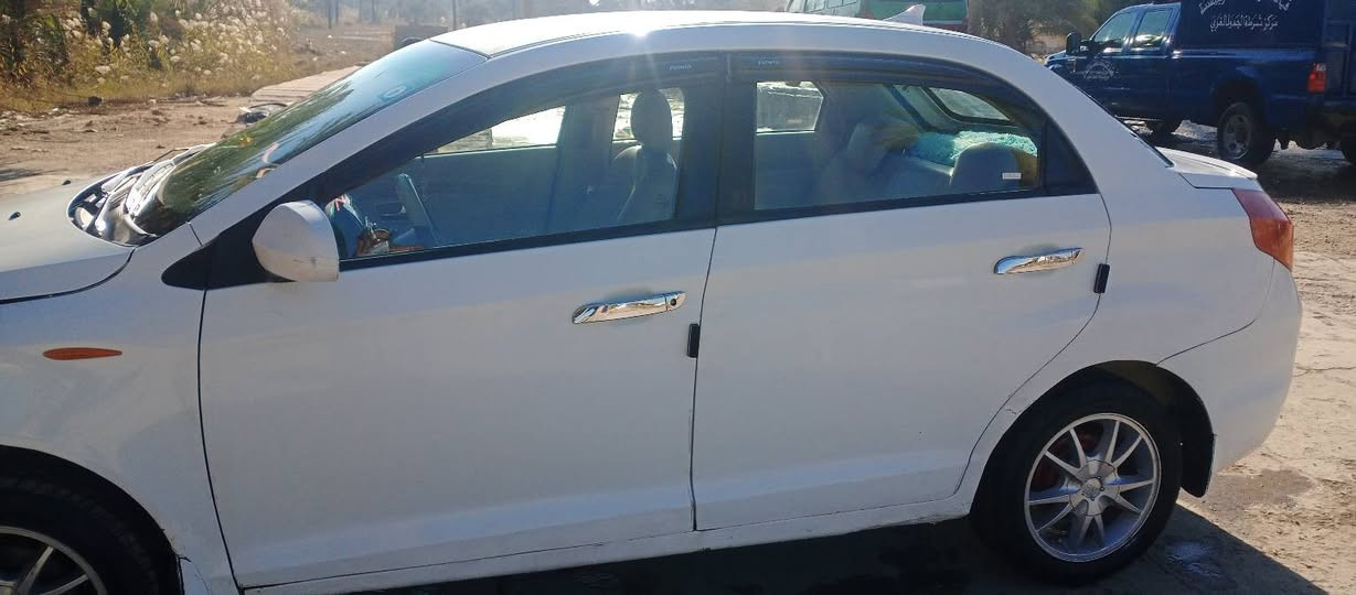 السلام عليكم سياره للبيع شيري موديل 13 باسمي مكينه وكير وحداديه وتبريد شغاله مكفولهه عن الضربه مكان السياره كربلاء طويريج سنويه للثلاثين كهربائياتها كلها شغاله تخم تاير السعر 37 وبيها مجال رقم الهاتف***********
