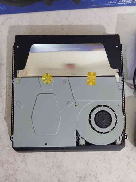 سلام عليكم بلي 4 سلم لوك ستيكر لا مفتوح ولا مصلح بعده جديد بيه حساب بداخله بس يشهد الله ما اعرف شلون استخدمه ذتكره 500 نضام 12/50 محدث اخر تحديث كامل ملحقاته + يو بي اس + قرص درايفر + كارتونه + جوستك 1 امانه الله جهاز جديد  سعر 230 وبيه مجال مكاني بغداد رقم ***********
