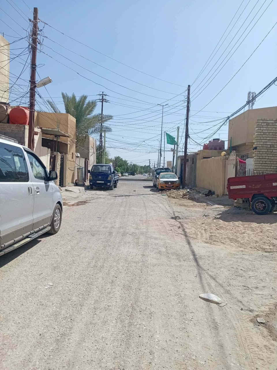 بيت للبيع مساحه ١٠٠متر المنطقة  كربلاء مهندسين بين حي العامل والعسكري البيت طابو صرف البيت طابقين ثلاثته غرف نوم البيت نضيف جدا السعر ١١٥
***********
