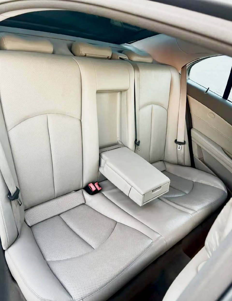 Eclass 350 2008  بێ ڕەقەم دوبەی .
فول فول مواسەفات .. ساغ ساغ..  ***********.
***********
فرۆشتن و گۆڕینەوە
 گەورەترین حەجمی ٦ بستن و مەڕغوبترینە.
 
کوشن جلد .
کوشن کارەبا .
کوشن هیتەر .
کوشن میمۆری .
سەقف سڵاید .
مەسحی لایت .
پەردەی بیلاد کارەبا .
حاسەی فلچەی جام .
شەس سیدی .
کەللەی کوشنی دواوە کارەبایە .
تەبرید مەرکەزی .
چوار تایەی تازە .
هایدرۆلیکی گێڕ تازە گۆڕاوە .
سەیارەکە دووەم دەستە لە ئەمریکاوە .
سەیارەکە  هی ماڵە ساڵ زیاترە لای خۆمە. 
بۆ نرخ پەیوەندی بکە. 

***********.
*********** . 
ڤایبەرو واتیساپ السليمانية, العراق
