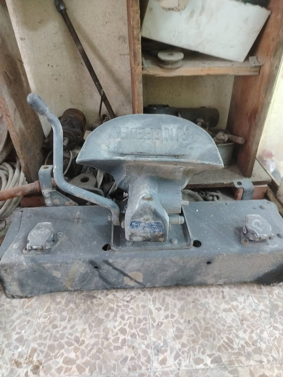 جاملغات اتيك 6 برغي. السعر ورقتين
جرار مارسيدس. السعر ورقتين
كمبريسر هواء ألماني. السعر 150 دولار
***********
***********
