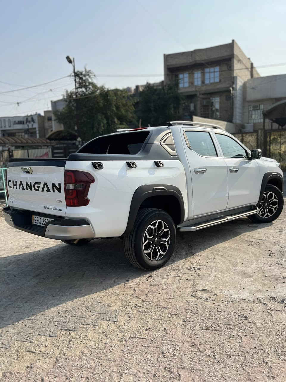 شانجان هانتر بلس 2025 رقم اربيل تحويل مباشر 
ضمان لمدة 5 سنوات او 100 الف كم 
السيارة على وضع الزيرو ماشية 34 الف 

المواصفات فوول 1/1 بلس 
محرك 2000 تيربو فور ويل 4x4  بقوة حصانية 233 
السيارة اقتصاديه جداً بدون دوانز تستخدم بانزين عادي 
ناقل حركة (گير) 8 نمر 
بصمة تشغيل وابواب وتشغيل عن بعد 
شاشة متصلة متعددة الاستخدام 
المقاعد كهرباء وتكيف بالمقاعد 
سايد بريك بصمة 
كاميرا خلفيه وجانبية 
متعدده نظام القيادة  
تحكمات استيرن جهتين 
تبريد امامي خلفي 
المري شفط واشاير بالمري 
ليد نهارب والانارة ليد 
وبعد مواصفات 

السعر 223 $ 
الهاتف *********** 
العنوان بغداد
