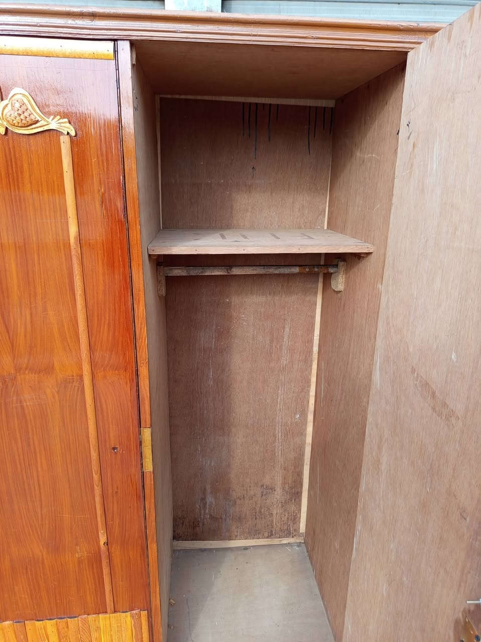 قنصور ٥ ابواب شرط النظافه شغل ثقيل حيل 
سعرها ١٦٥ الف
رفاعي يم طرشي الشفاء ***********
