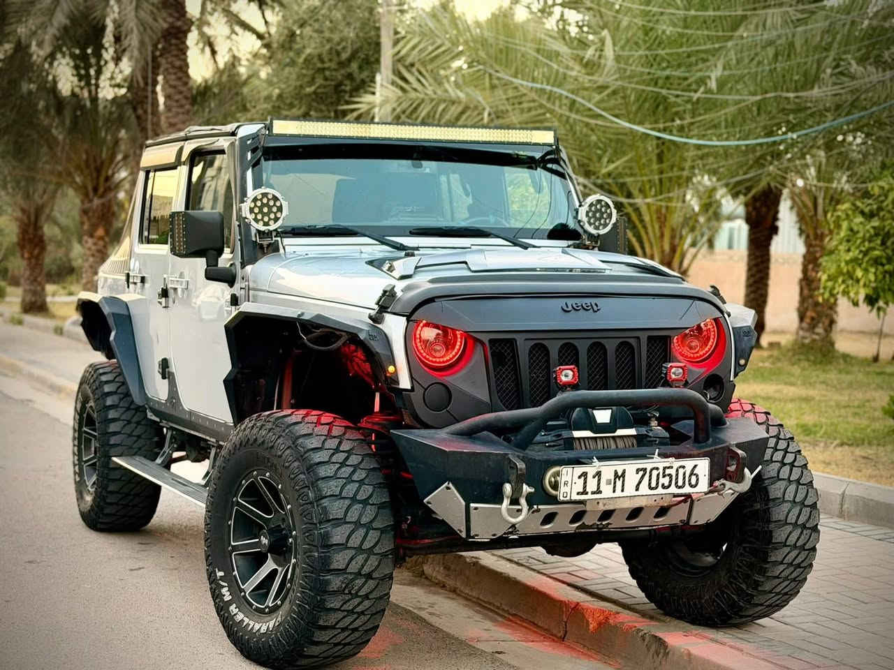 السلام عليكم للبيع او مراوس
جيب رانكلر jk فول تزويد 
2012  السياره بدون صبغ كير مكينه اكسل مكفولات 
١ السياره عليه ترفيعه ٣.٥انج راف كانتري
 ترفيعه بدي تير فلكس١.٥
دبلات ستيرن راف كانتري 
قماره مائله بيست ستوب  حامله سبير مائله سمتي بليت 
دوسات كهرباء 
دعاميه اماميه سمتي بليت 
ونج وزن ٦طن 
شباك توب فاير 
دعاميه خلفيه توب فاير 
دبل اكزوز بارلا اسود 
فندرات خارجيه توب فايرمع اضاءه  
فندرات داخليه بوزن سبايدر مع اضاءه 
فندرات جانبيه بوزن سبايدر مع اضاءه 
لايتات وبروجكترات سستم بكلايت لد 
لد بار بروجكتر 
ويل ١٧rdr تايرات حجم ٣٥ 
تخم تاير كودير ٣نقشات
بصمه وتشغيل عن بعد 
شاشه تسلا وكامره مربوطه ومعرفه 
صدر امامي خلفي جديد
باتري اميرون اخضر جديد 
داخل غلاف كاربون فايبر  كشنات جلد 
السعر 165 ورقه مجال بسيط جدا جدا

العنوان بغداد حي الجهاد 

للاتصال 
***********
