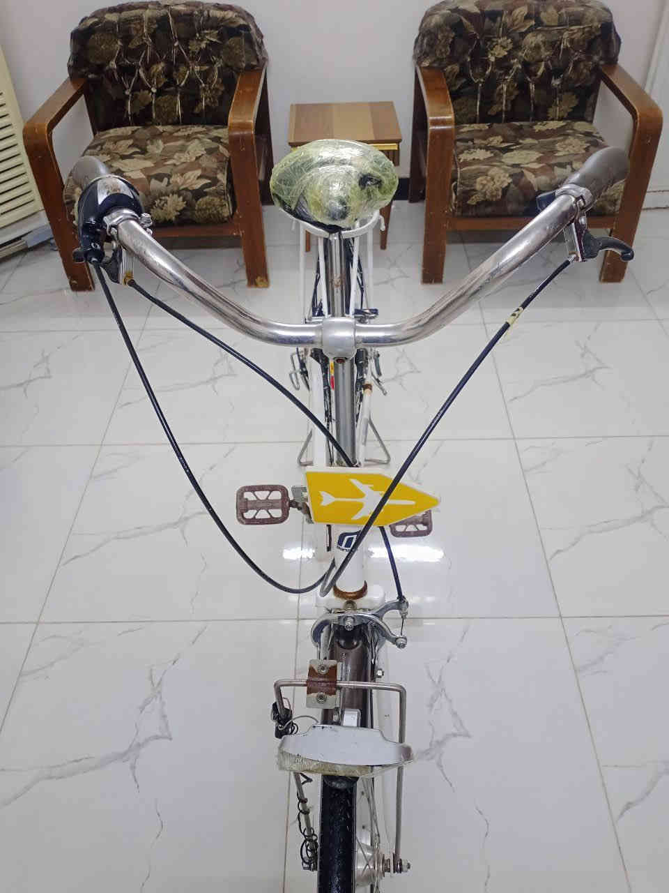 سلام عليكم بايسكل للبيع جديد بمعنى الكلمه موديل 2021 حجم 27 ياباني🇯🇵الله شاهد البايسكل كلش نضيف موضح بل صور ولسعر (125)وبي مجال للطيبين مكان بغداد ابو غريب رقم (***********)
