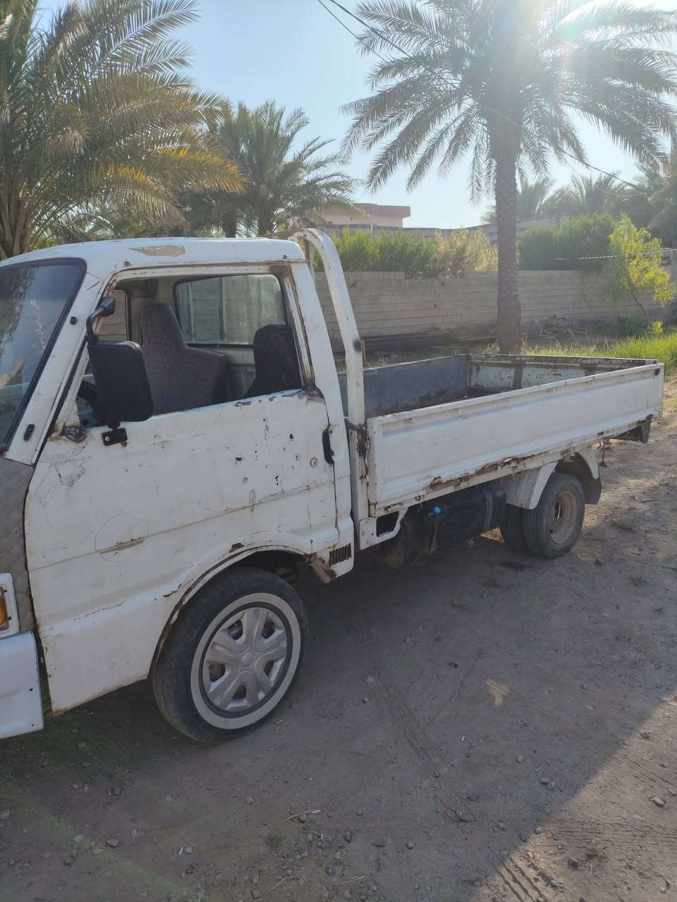 عندي سياره بنكو موديل 95ادوات شغاله اتكفل سرقه وعشائر و السياره شغاله كير اكسل شاصي مكينه ،رايده 19وبيه مجال بسيط حك الجيه،***********,
