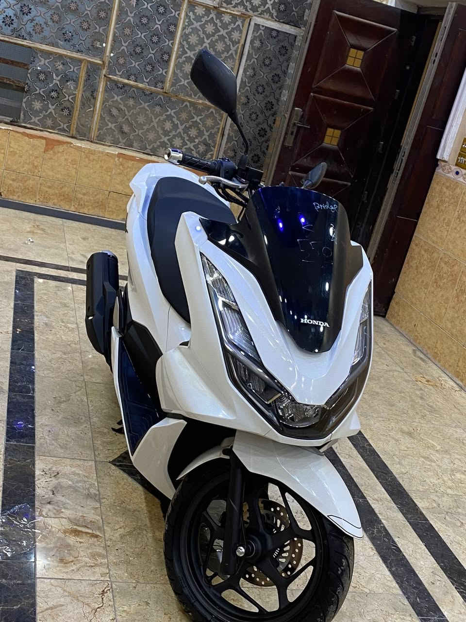 سلام عليكم. هوندا pcx الجيل الرابع
2023ام العلايم السود (ياباني اصلي )
حساس ازدحام 
حساس استان. كهربائي 
النضافه 100‎%‎100
بصمه عدد 2 مفتاح طوارءى 2
ممشى 9 الف قابل لزياده 
الدراجه مكفوله كفاله عامه من كلشي ماخذه زيرو 
العنوان  بغداد مدينه الصدر شارع الداخل 
للاستفسار ***********
ملاحضه غير متواجد على الفيس
