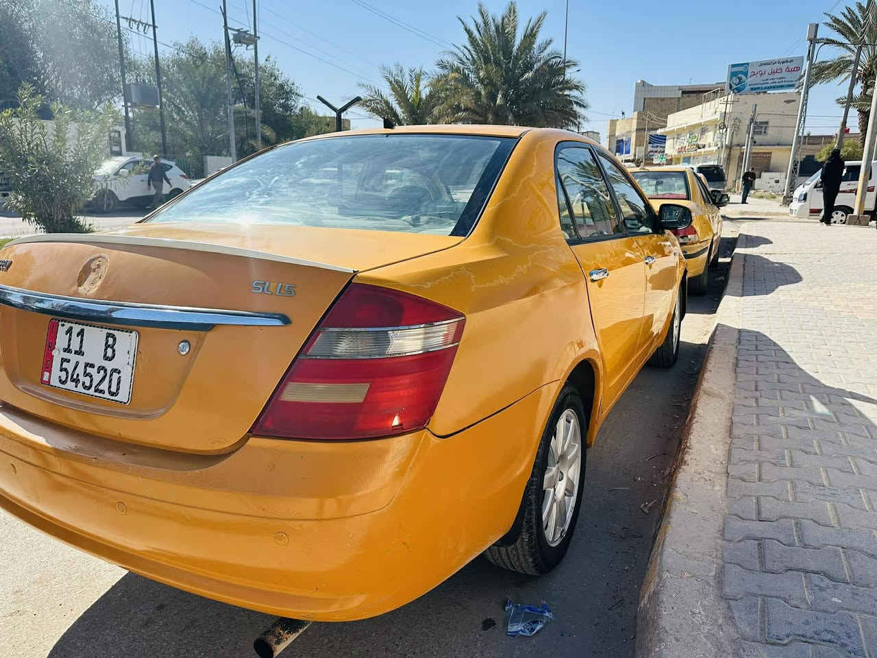 جيلي موبل 2013  مكفوله كفاله عامه كير مكينه ماعد الخياسات ملكطات  رقم بغداد انكليزي بسمي السياره جاهزه من كلشي السعر 42 وبيه مجال  مكلف بنشر. رقم مالك السياره ‭0781 811 5450‬
