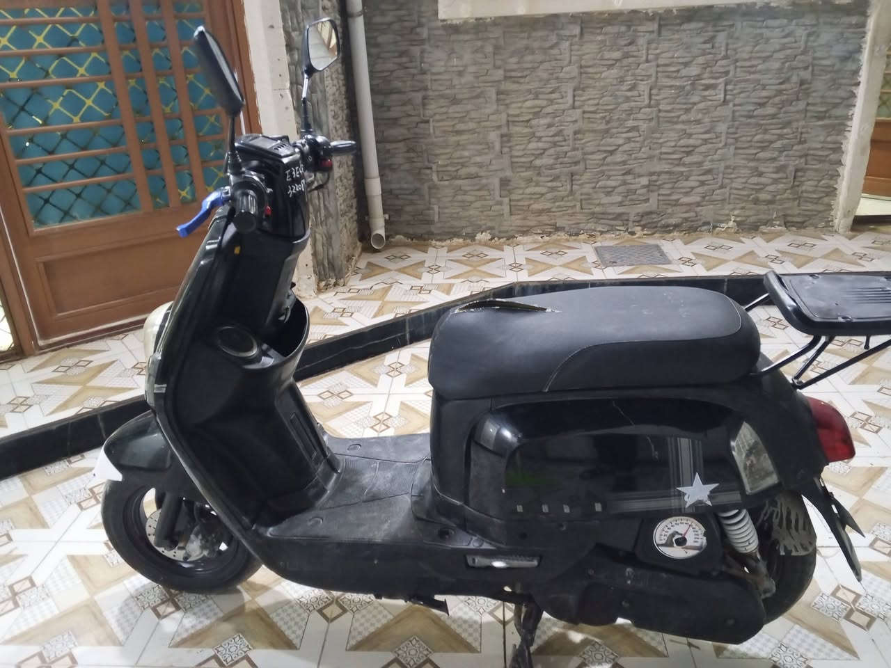 سلام عليكم دراجه للبيع مامفتوحه نضيفه نوزل نضافه ميه بل ميه كلهه شغاله صلاح الدين  سامراء الاتصال عل رقم***********
