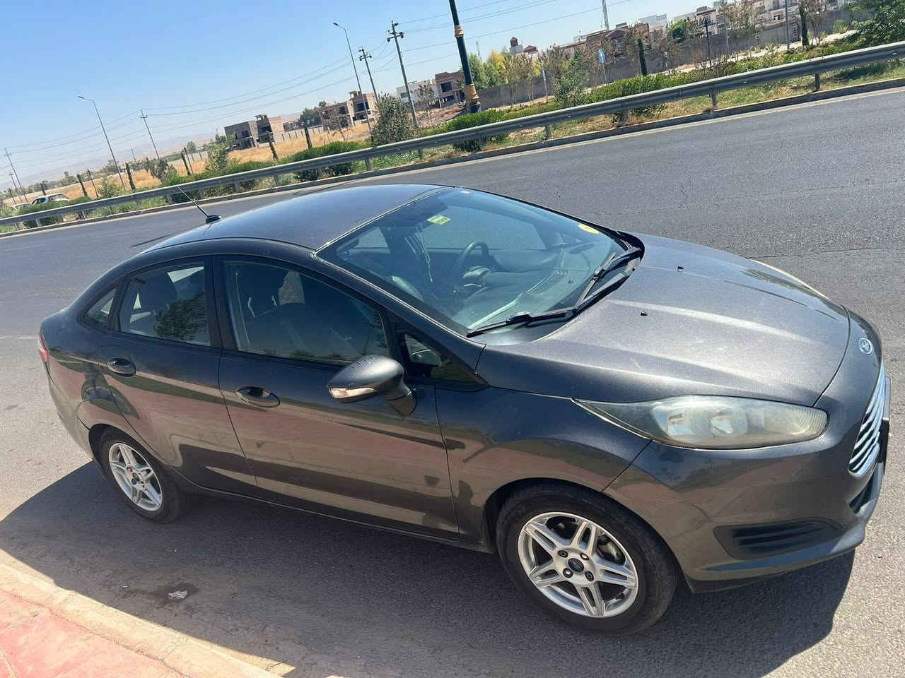 Ford Fiesta 2017 SE 

‎فول مواسەفات بەس سلاید نیە 
‎گێڕ و مەکینە و کارەباییات بەشەرت 
‎ سبوغ و ساردی هیچی نیە 
‎تحدید سورعە ، کوشین هیتەر کوشین جلد ، تبرید بەسمەیە 
‎٦٧ مایل ڕۆیشتووە ، زۆر پاکە و نمونەیە لەجوانی .
‎هەولێر
***********ڤایبەر واتس ئاپ
نرخ خوار بازار ته نها ٧٧ ورقه
فورد فيستاSE موديل ٢٠١٧ كلين بدون صبغ بدون تعديل مواصفات خاص تبريد لمس شاشه تحديد صرعه كشن هيتر كشن جلد بصمه
ماشى قليل ٦٧مايل سنوى ب اسمى جديده
وكاله موجود محرك مكينه كل بشرط
سعر جو سوق حيل قليل فقط ٧٧ورقه أربيل, العراق
