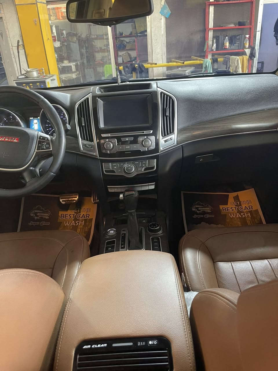 السلام عليكم
هافال h9موديل 2016 لون الاسود سياره بلاديه كل القطع مابيهه تبديل ولا حار بيهه شويه بارد بمكانين باب الصندوق والجاملغ الايمن مواصفا الهافال جباره ومعروفه مايحتاج اذكرهه  محرك مجفت السعر 110 
هاتف ***********
