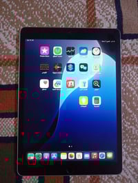 آيباد الجيل التاسع • ٢٥٦ • مغلف