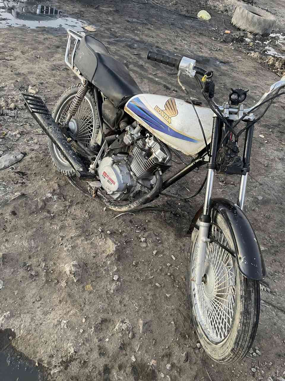 سلام عليكم للبيع دراجه تايكر موديل 2020 اوراق كامله مكينه خير من الله تجفيت جديد كهربائيات كلها جاهزه شوفت عينك خير من الله شلعه ومعدل السعر 300 وبيها مجال قليل مكاني بغداد النهروان / ***********
