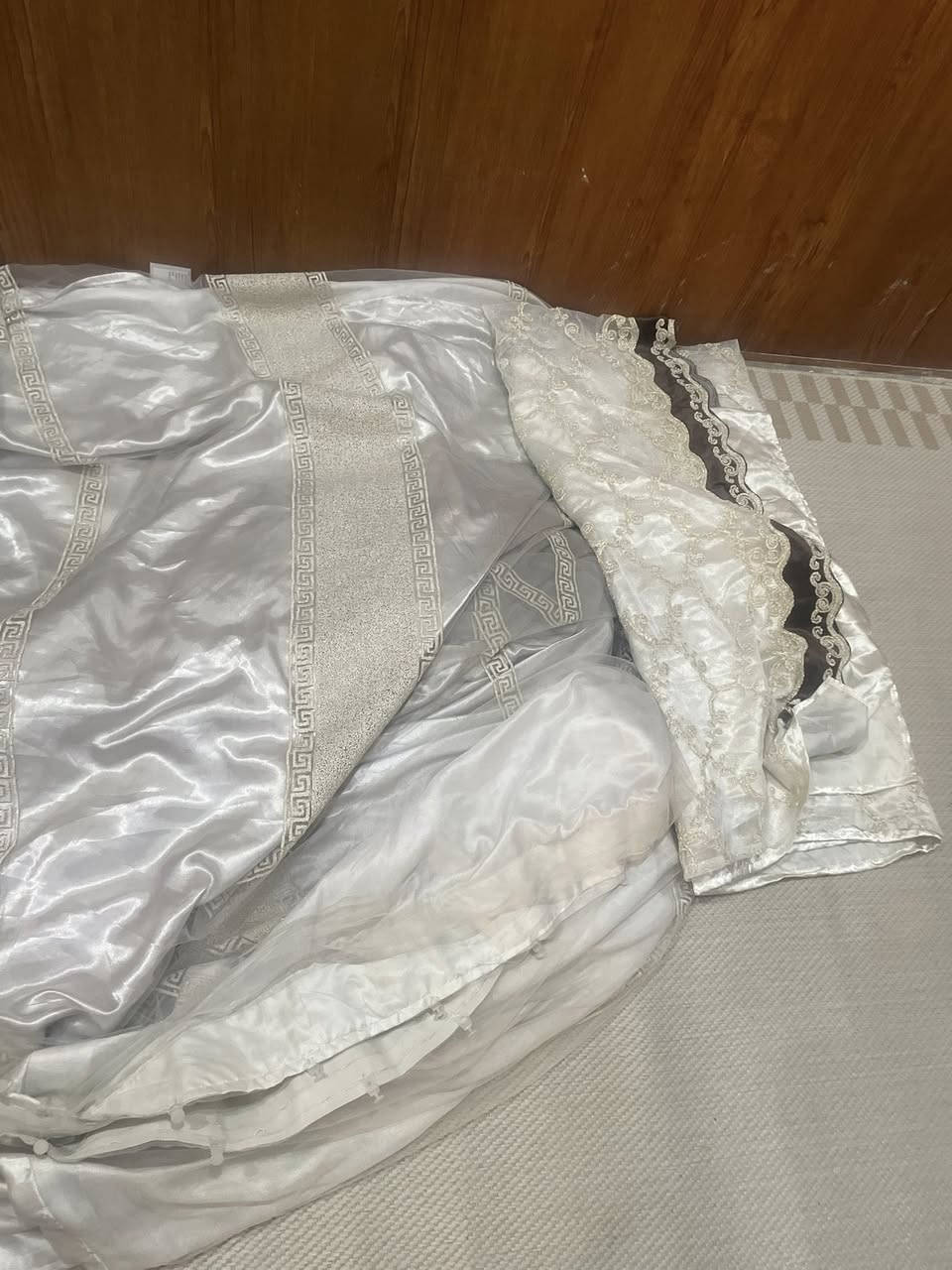 ١٥ بردات يكفون شبابيك كبار مغسولات ونظيفات الي يريدهم توصيل يدفع ٥ توصيل وهنه سعرهم بلاش ١٥


**إذا كنت صاحب هذا الإعلان وتريد حذفه لأي سبب، رجاءا أرسل رسالة إلى الدعم الفني**