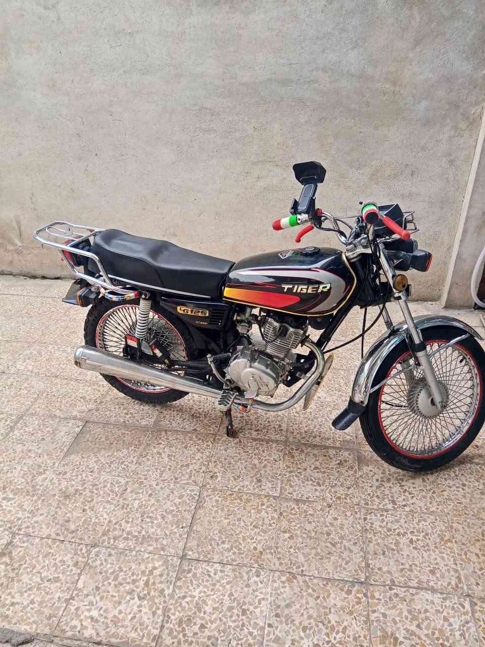 للبيع نامي برو 2019 مفتوح مبدل بستن محرك اخرس شرط ماطور نشط معدل وتحريكه اخو الجديد وشرط كلو شغال دبلات وايرمنيه كلها شغاله السعر400الف بي مجال قليل حك جيتك ***********
