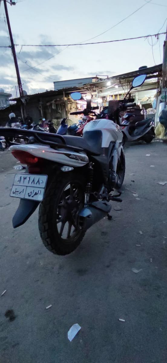 سلام عليكم دراجه ار كي 200 للبيع موديل 2025 دراجه مكانهه ديوانيهai مركز  سعرها 1600 و بيها مجال شراي يتواصل وياي رقمي ***********
