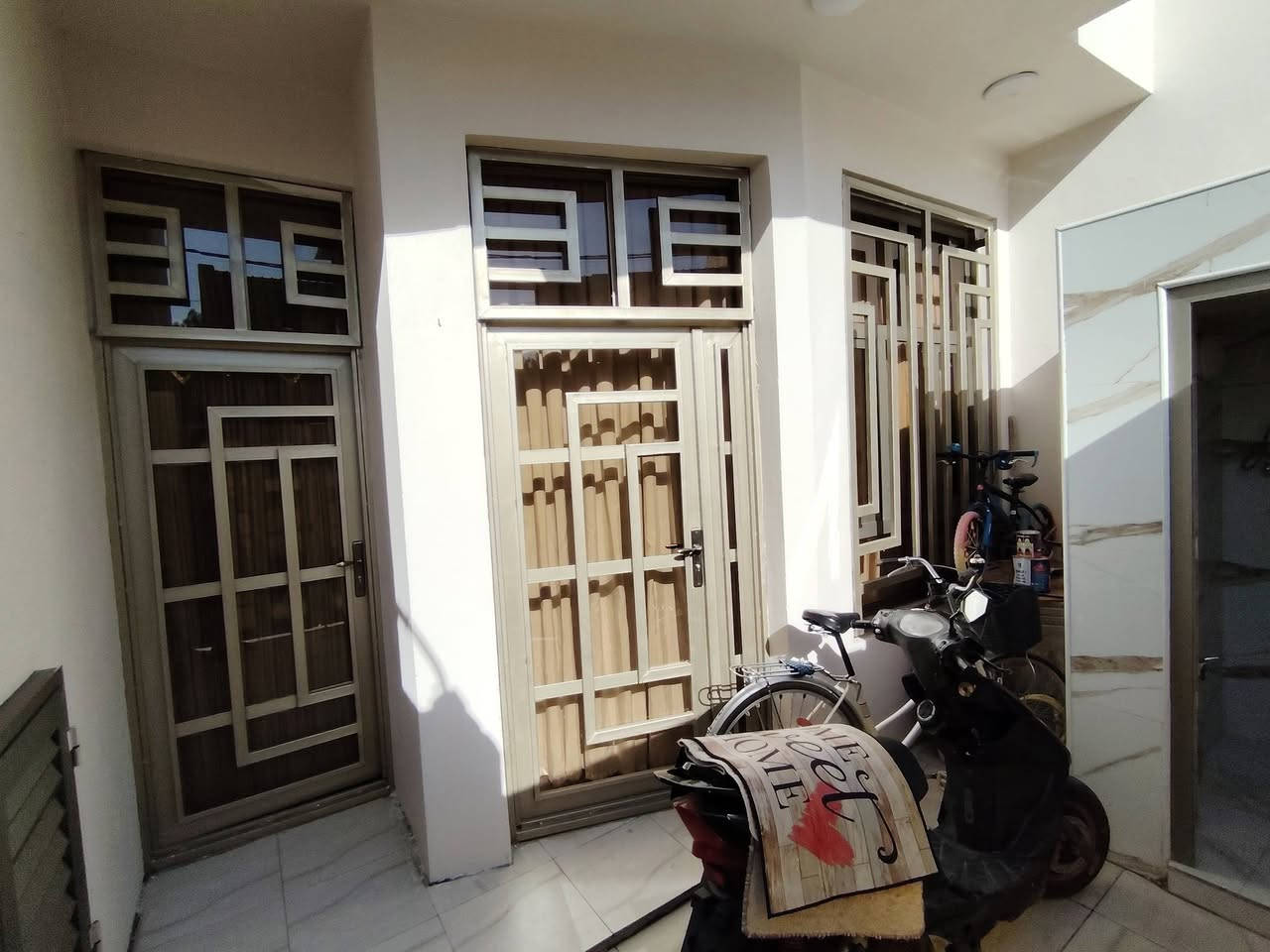 الزعفرانيه الربيع بستان بيت بنيه بلوك ٢٠
مساحه ١٠٠ متر الواجه ٥ والننزال٢٠
طابقين يحتوي ٣ غرف نوم
ستقبال صاله مطبخ مشترك +مطبخ حار
٣صحيات
كامل كل نقص مابي
طابو زراعي سند ٢٥
السعر ١١٥ وبي مجال
***********
