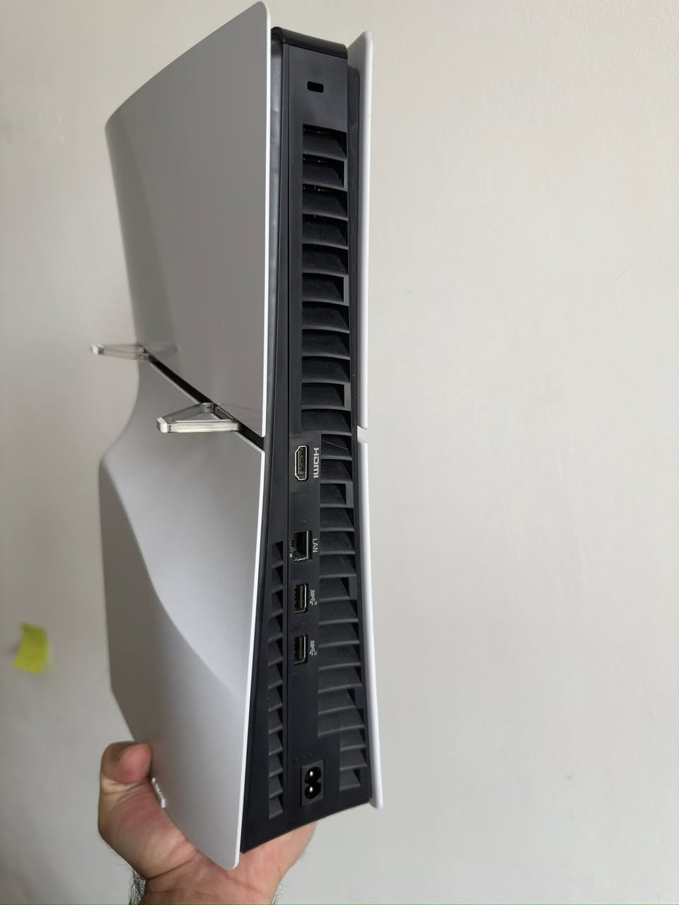 السلام عليكم جهاز بلاي ستيشن 5 سلم ( اوربي) الجهاز استخدامه ثلاث اشهر وانشغلت ومتروك  واسم مستخدم يعني شي كلش قليل النظافة 100% كامل ملحقات وكارتونة ويا  
 
وياه شاشة كيم اون Game on اكثر شاشة تتوافق وي الجهاز حجم 27 شاشة  دقتها 2k و كذلك 120 هرتز ترددها يعني ماكو بعد مثلها معروفة وموجودة كذلك وكذلك نظافة 100% وبيها ضمان هم من محل towbrothers 

وياه جهاز UBS حجم 2000 اوفلاين هم نفس الشي  

امانة الله الاجهزة جديدة وانضف شي ممكن تلگا

*********** مكاني ديالى رسالة واتساب
