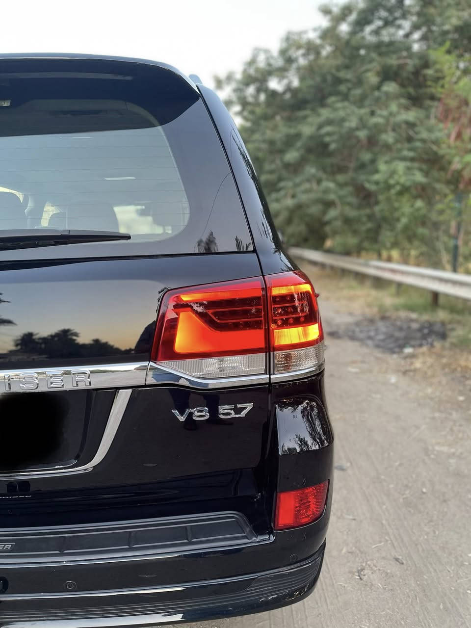 سلام عليكم
لاندكروز    VXS.                2021

فول اعلى مواصفات رقم بغداد باسمي 

محرك  ٥٧٠٠  جكات  رادار  امامي وجانبي 

كامرات ٥ محيطيه ٣٦٠ درجة

٣ شاشات كشنات جلد قرميدي 

كراسي كهرباء تدفئة تبريد خزن ميموري

صندوك كهرباء وبعد بيها مواصفات 

سياره مكفوله من صبغ وتبديل 

 بيها بارد فقط بالهلال جاملغ خلفي  

للبيع او مراوس حسب قناعه

السعر.  64 الف 

***********
