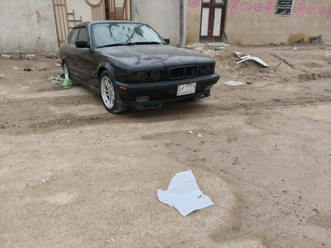 سلام عليكم
للبيع بي ام 525 مسكر
كير عادي
مكينة وكير كفالة عامة
تبريد ثلج
غرفة جديدة
حدادية جديدة هستوني شادهة
رقم نجف سنوية نافذة صارلها 4سنوات تريد تحويل تريد وكالة 
السعر 48ورقة وبيهة مجال
مكان السيارة البصرة قضاء الزبير
الاتصال
***********
