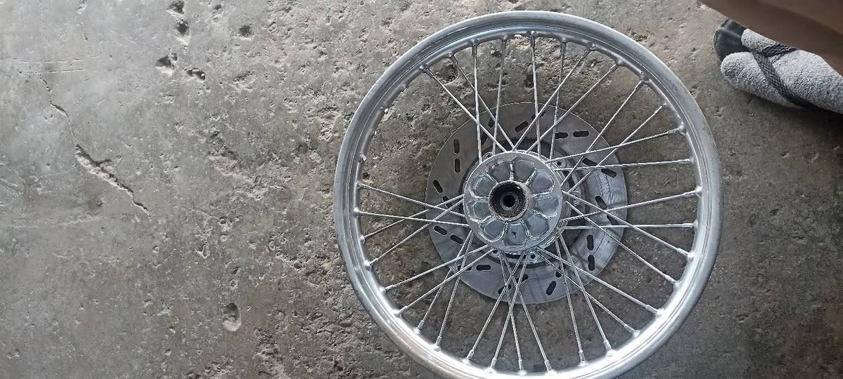 السلام عليكم وين ديسك تركي بنقص اربع سيام صينيه عدله بوربرينات دك حصر كابريتر الماني شغاله ونظيفه منزل لها بوشه بيها نقص برقي سلولي ابيحن شلع سعرهن 120 العنوان الانبار الفلوجه *********** بي واتساب
