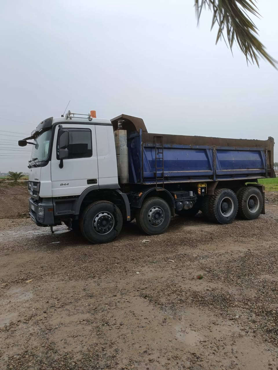 سلام وعليكم عقرب موديل ١٧ بموديله كير كهرباء محرك جديد سياره جديده المانيه تخم تاير تخم ويل قماره بلاديه كبل لشغل الف ما تخلي عليه مكان التاجي
***********
