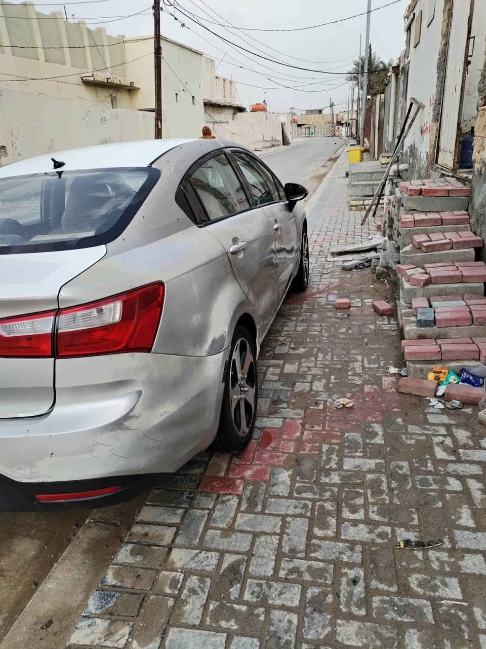 السلام عليكم
كيا ريو موديل 2015 

محرك قطرتين المرغوب  مرايات شفط سياره فول 

سياره جاهزه من كلشي مال بيت 

كير محرك كفاله.
كامره 

بيه بس قليل بارد ال جاملغ الخلفي  بس لا تبديل ولا صبغ سياره حلوه..!! بيها قليل جراد 

وناعمه ويستاهل الخير اليجي عليه 🫡

مكان السياره الديوانيه قضاء الحمزه الشرقي 

السعر 82 وبيه مجال 

للإتصال ***********  تحياتي الله يشهد ربع ماراح يذب عليها كامله من كل شي...
تبريد ثلج...

