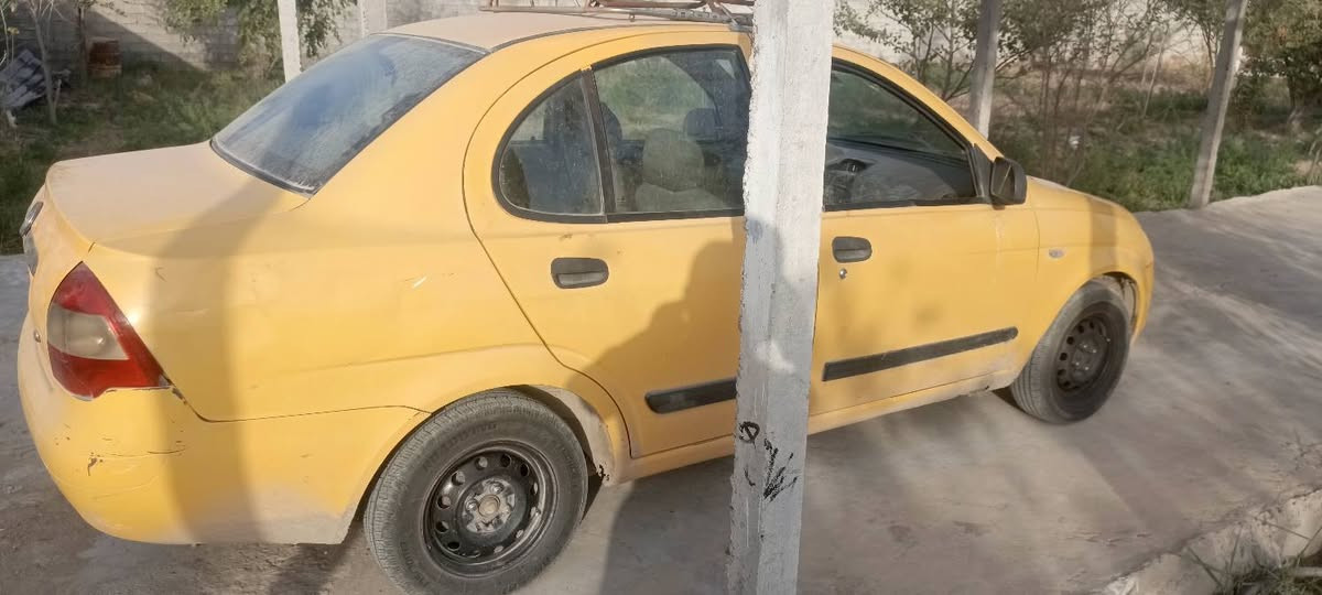 السلام عليكم 2015
هيعا قرامات مصفره 
كير مكفول 
محرك يبخر 
هزه جديده بسمي
تبريد ماكو 
***********
السعر 30

بيهه بابين كما موضح بل صوره
