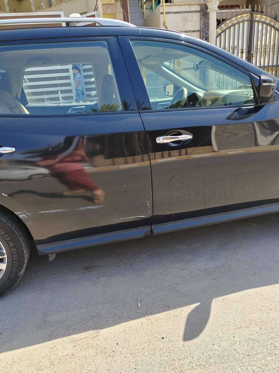 السلام عليكم من رخصة الادمن سيارة نيسان باثفندر 2020 رقم بغداد مداور ثاني ماشية 76 الف كيلو  لون اسود صور الحادث مرفقه للاستفسار مراسله على الخاص او الاتصال على الرقم *********** معروضه 185 ورقه مكان السيارة بالناصرية
