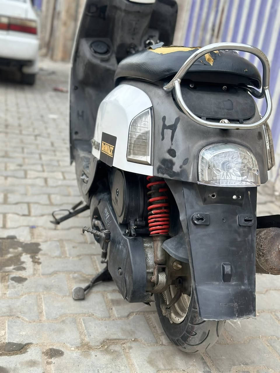 سلام عليكم شباب دراجه بوليس البيع كفاله عامه الدراجه مكينه ما مفتوحه الدراجه مال حاويه السعر 650وبيه مجال ***********المكان نجف
