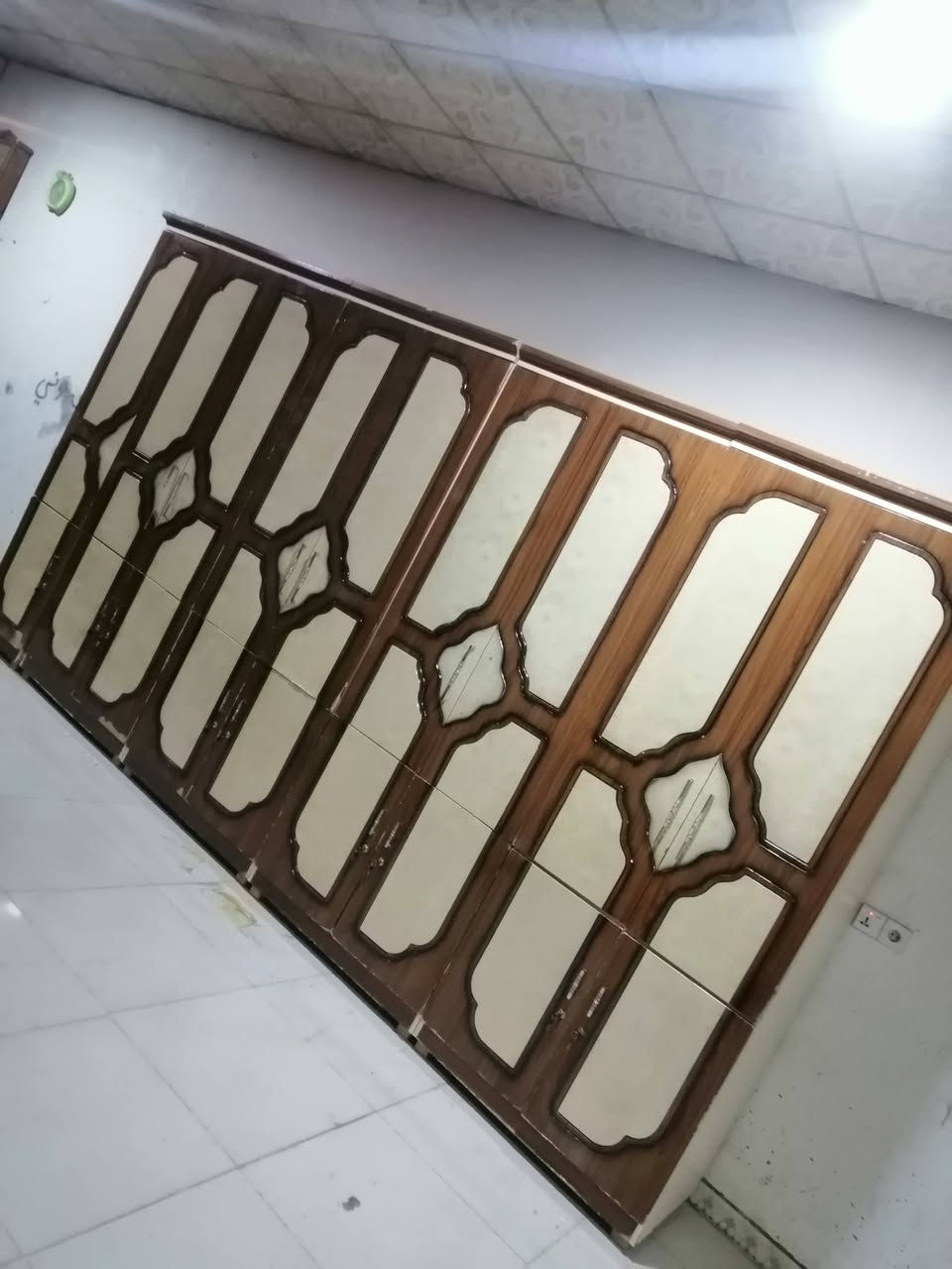 معرض خمس قطع للبيع قياس 4 امتار سعر 325 اتصال ***********
