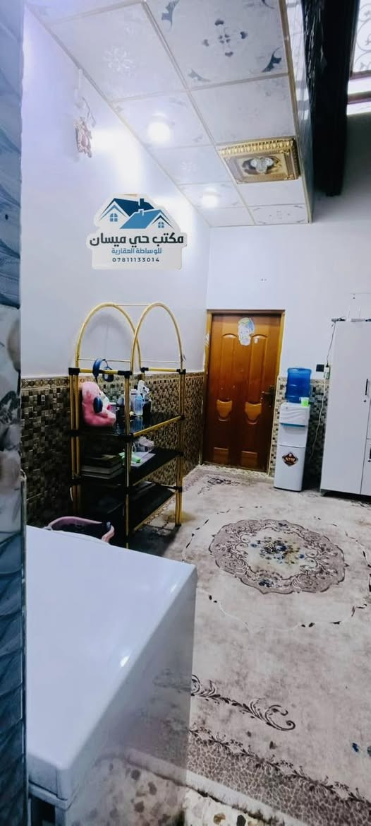 للبيع بيت 100 متر تجاري شارع 25 متر طابق ونص صب حي ميسان الشريط قطاع 76 مقابل شارع عودة يحتوي الطابق الاول غرفة و صالة و مطبخ و استقبال و صحيات داخلية و خارجية و الطابق الثاني غرفة و صالة و صحيات السعر 155 وبي مجال للاستفسار اتصل ***********

