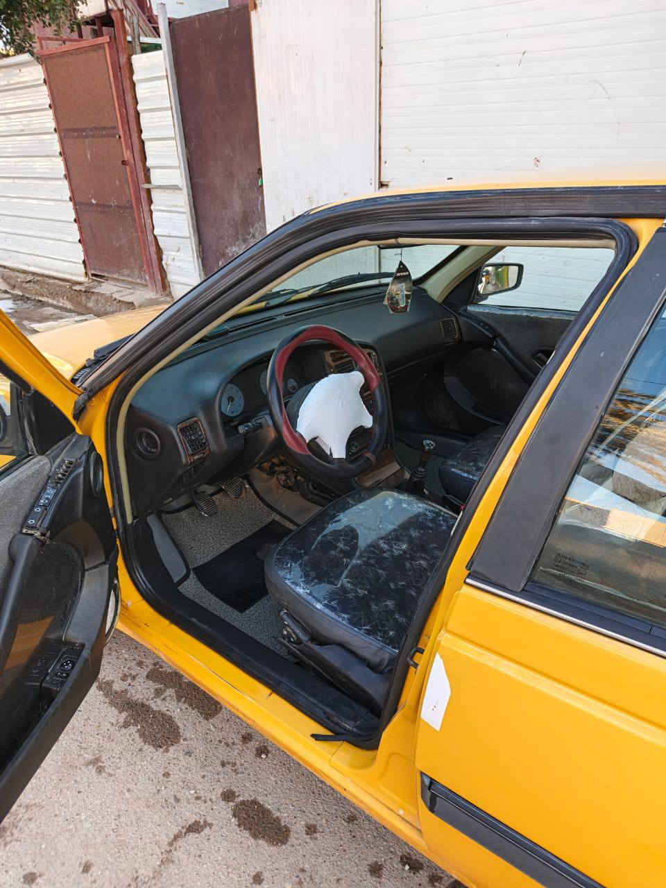 السلام عليكم
بيجو بارص 2015 للبيع السعر 43 بيها مجال بسيط 
للاستفسار ***********
