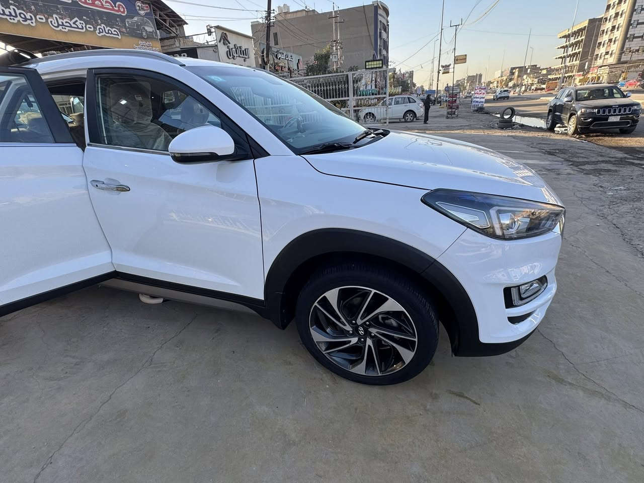 سلام عليكم احبتي
للبيع توسان 2020 خليجيه

ماشيه 98

رقمه واسط مشروع وطني يعني تتحول وين ميعجبك

مبدل بيه جاملغ ايمن وبيه بارد السووونار ب منشور

شاصي ولغد مكفوووول

طاك بيه دبل ايرباك

سياره نضيف وجاهزه 

بالعافيه ع ياخذه

سعره 178 وبيه مجال بصيط

عنواني بغداد بلديات / ***********
