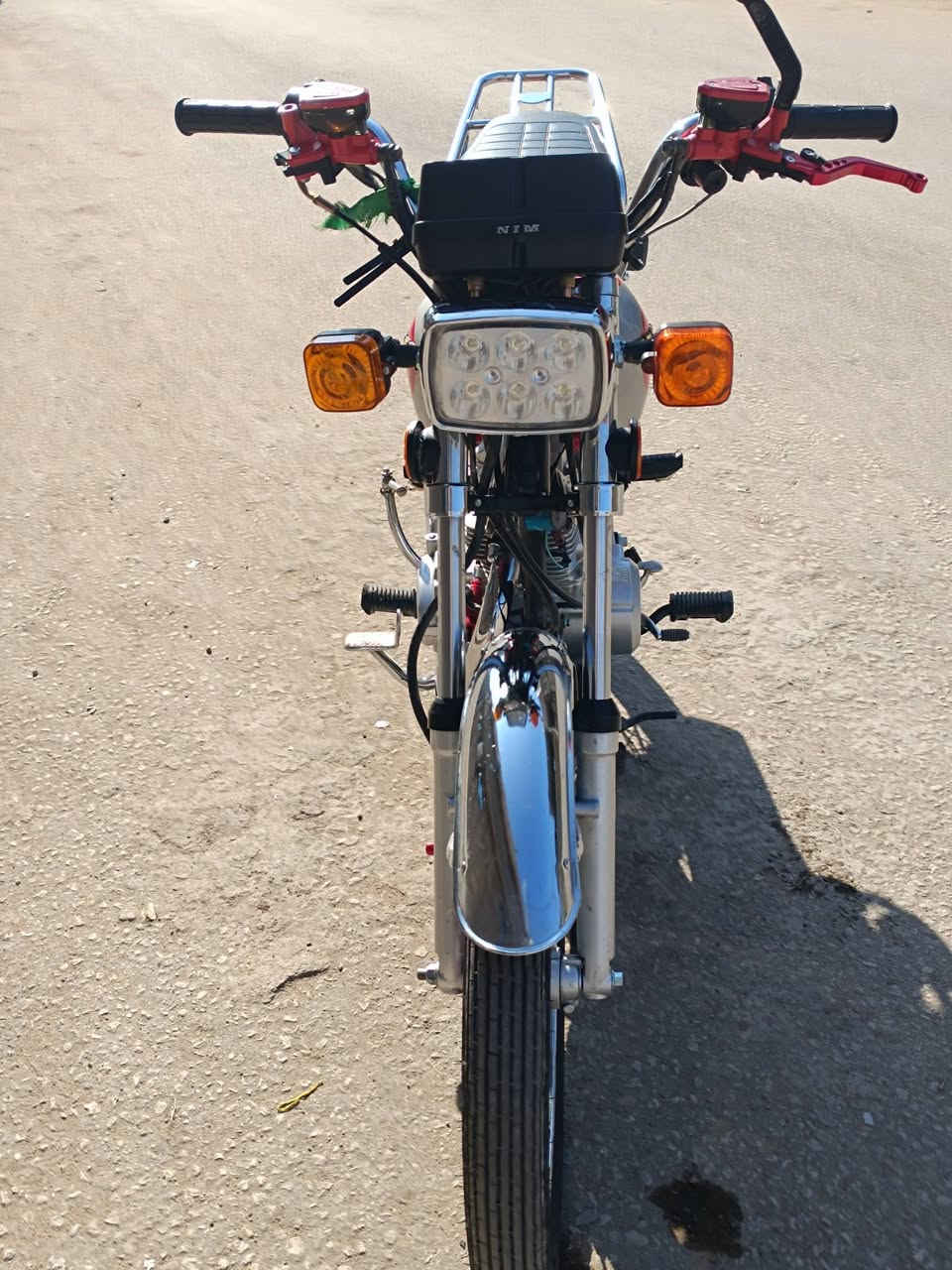 سلام عليكم نامه امتياز دسك عمبار موديل 25 قبل 3اشهر طالعه من الوكيل رقم وسنوية بااسمي السعر مليون و300 (***********)
