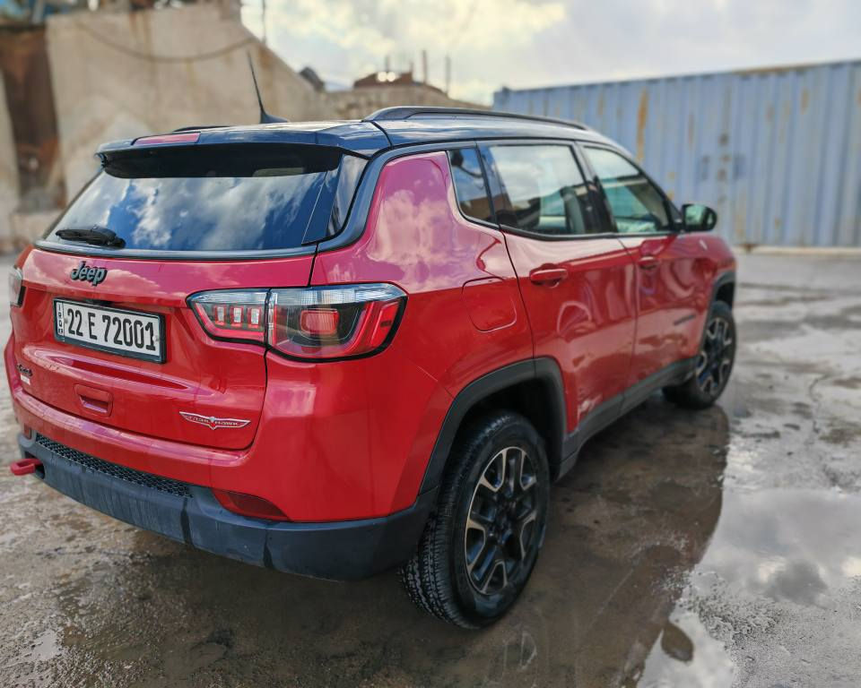 Jeep compas 2020 
فوول مواسفاتە سەقف ڕەش کوشین جلدە دەبل ئەکسل شاشەگەورەیە  چاملغ و بستێک بۆنیتی سبوغە بێ ناو بێ ئێرباگ
*********** أربيل, العراق
