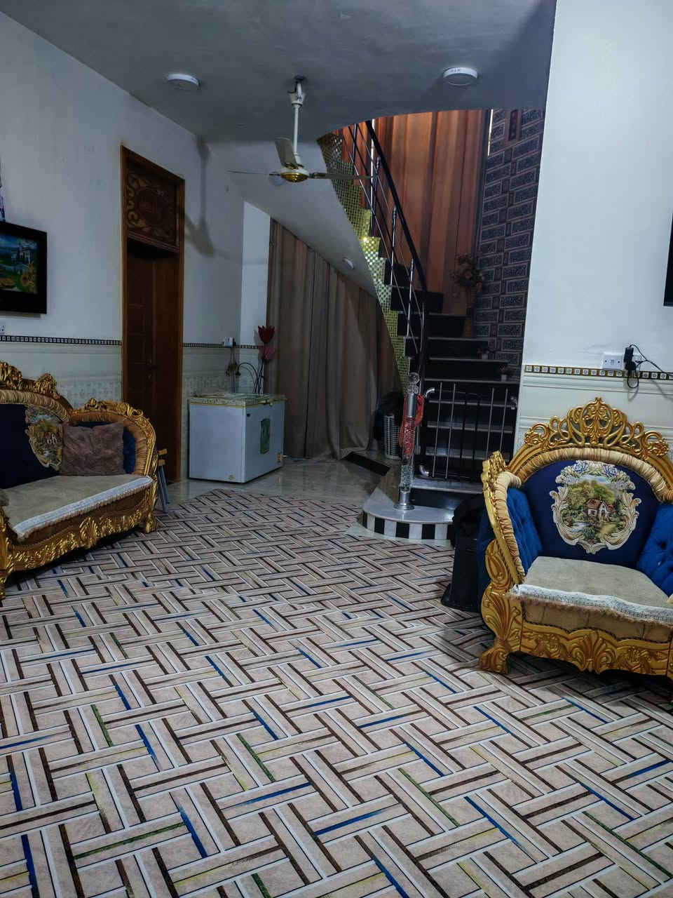 بيت مساحه 200متر واقع حال اكثر
العنوان شارع30 الخدمي الذي يربط بين الحولي والسكه سنتر على شارع خدمات كامله وشوارع عريضه وقريب
يتكون من غرفتين كلدور صاله مطبخ حار بارد
مع مجمع صحيات كامل مع كراج وحديقه بناء طابوك صب طابو زراعي سند25
مكتب وعقارات الوارث
***********
