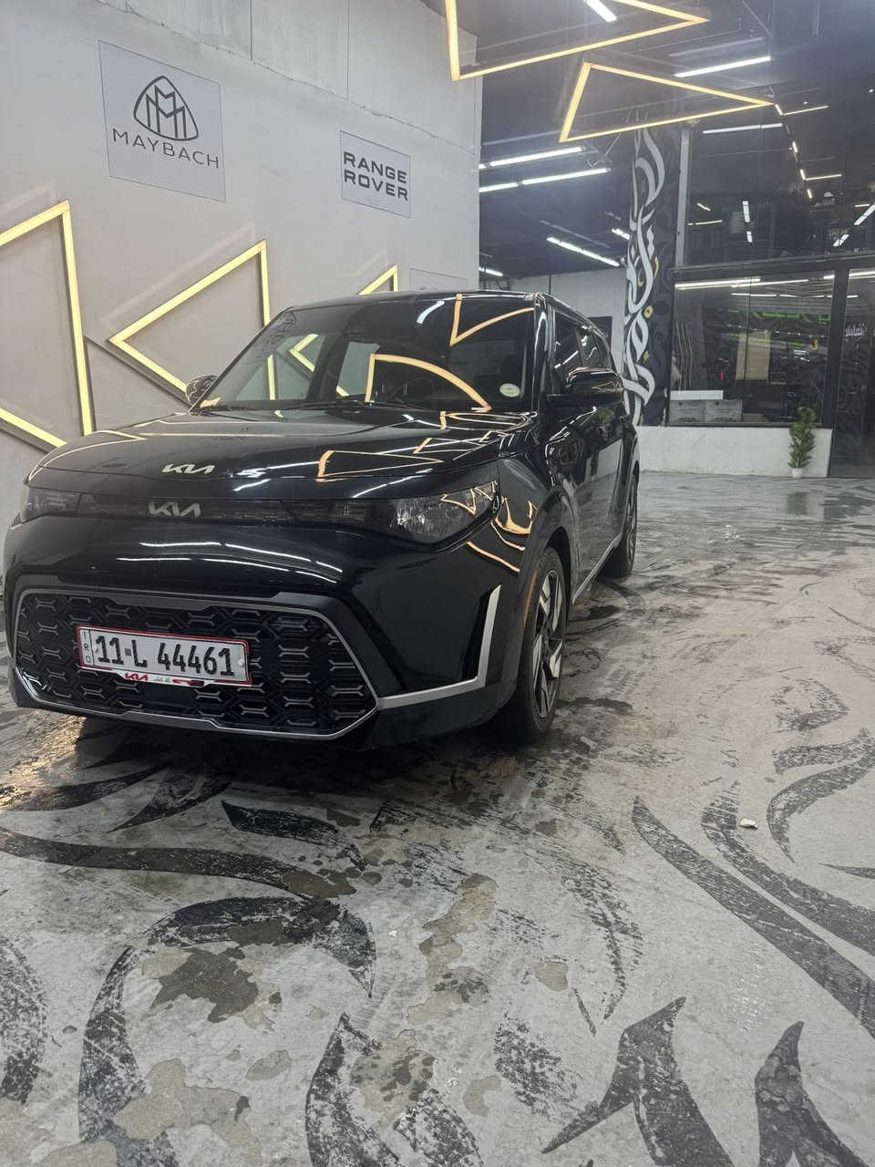 سلام عليكم للبيع كيه صول موديل 2023 فول موصفات جيتي لاين  فتحه وبصمه وشاشه ايباد زنون بلادي وكشنات جلد شاشه فتشوب  حساس اطارات كشاف امامي شغال نضمه قياده حجم المحرك 2000 دوش شاحن وايرلس تبريد بيانو رادار امامي شغال رادار خلفي شغال رادار يمنه ويسره توقف ذاتي عنده رجوع بك ناره داخليه دمامات صوت مامي وخلفي تحكم جهتين حاكيه مانع نزلاق شاشه كبيره ولمس كامره دواره اشاير بل مري تشغيل عن بعد بيبان بصمه دواخل صاج مطعم بحمر بلادي دبل رف خلفي ناره داخليه بيض ولكب كروم حجمه 18 تخم تاير جديد دشبول صاح اسود ملكي السياره مكفوله شواصي ولغود حادثه باب الجنطه الخلفيه مصبوغه فقط المسطره الجوه والدعاميه الخلفيه مبدله لون جميع الرباكات سليمه  بغداد بسمي رقم جديد دولي وبعد بيها موصفات هواي السياره سعرها 170 وبيها مجال بسيط للطيبين للاتصال هذا رقمي
***********
